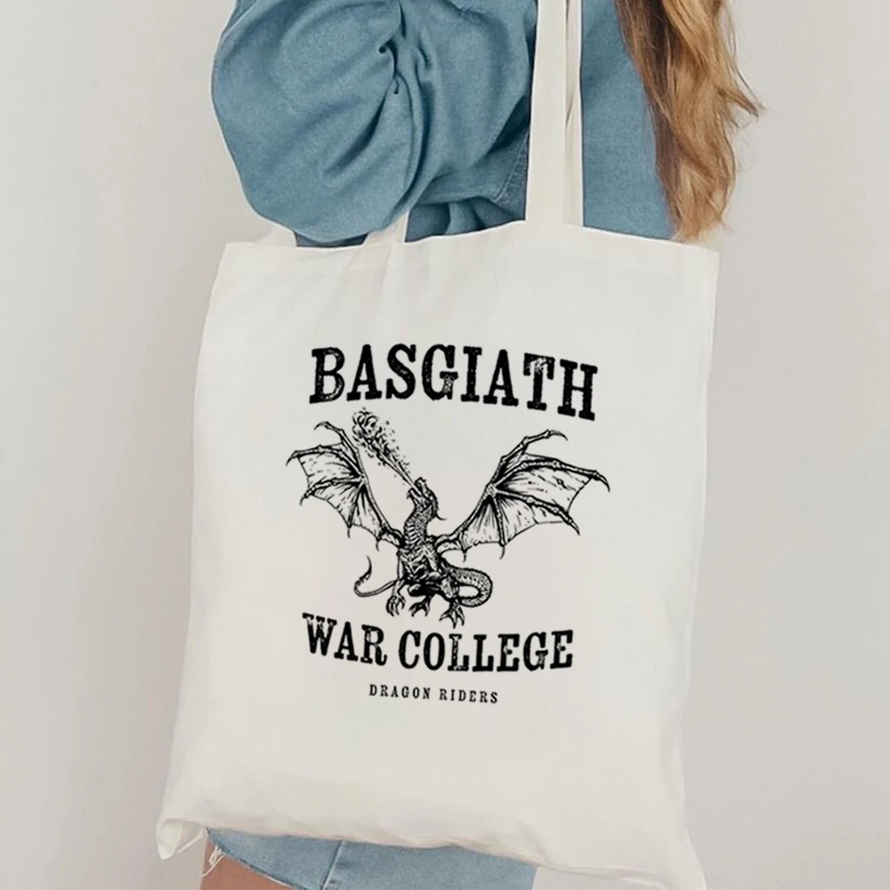 Женская сумка-тоут для колледжа Basgiath War, женская сумка с золотым Драконом Райдером и четвертым крылом, сумка-тоут фиолетовая Sorrengail для влюбленных книг Tendy
Женская сумка-тоут для колледжа Basgiath War, женская сумка с золотым Драконом Райдером и четвертым крылом, сумка-тоут фиолетовая Sorrengail для влюбленных книг Tendy