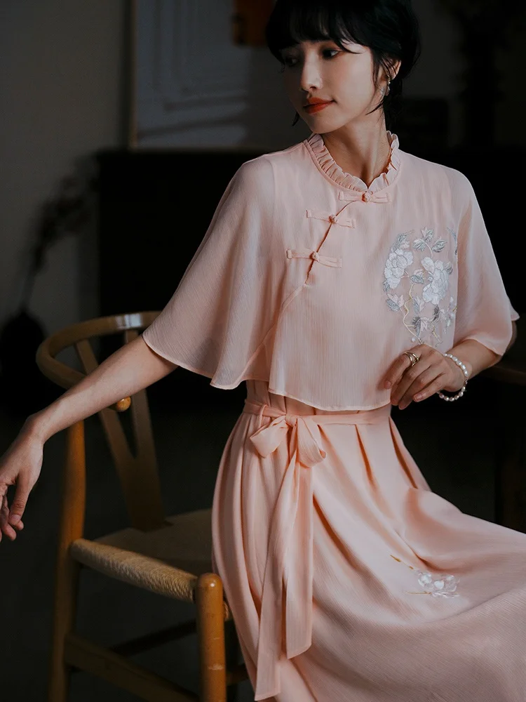 Jiangnan Style Cloak Dress Young Version New Style Improved Fake Two-Piece Belted Chinese Style Dress A-Line Daily Wear
Jiangnan Style Cloak Dress Young Version New Style Improved Fake Two-Piece Belted Chinese Style Dress A-Line Daily Wear
