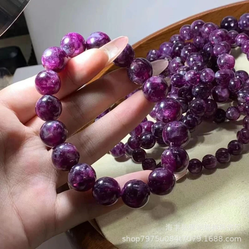 Natural Emerald Buddha Bead Bright Purple Pink Oil Shiny Single Circle Bracelet
Natural Emerald Buddha Bead Bright Purple Pink Oil Shiny Single Circle Bracelet