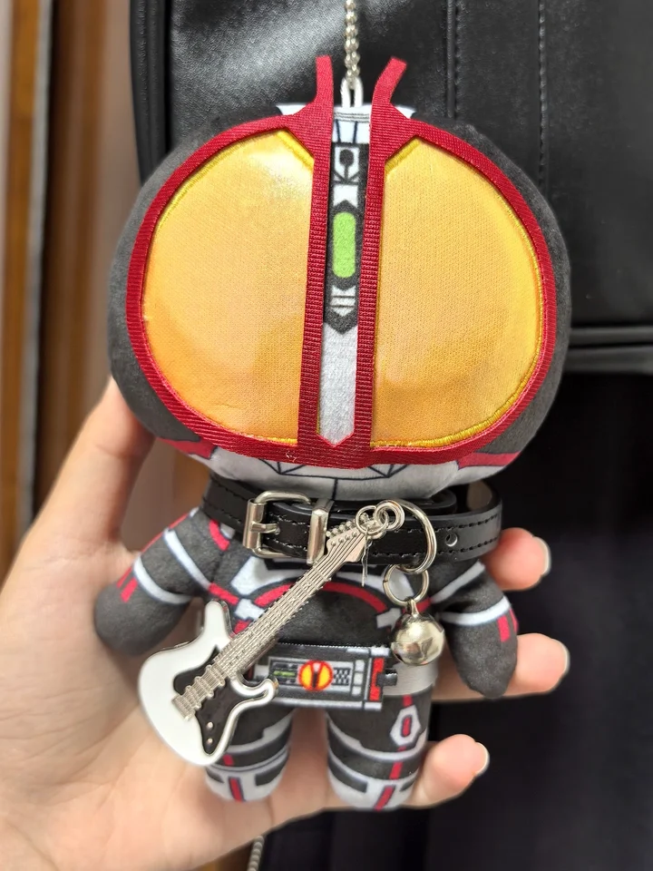 Bandai Kamen Rider, блестящие руки, брелок Cuter Hero, аниме Ita, сумка, очаровательный красочный аксессуар для конвенции, подарок на складе
Bandai Kamen Rider, блестящие руки, брелок Cuter Hero, аниме Ita, сумка, очаровательный красочный аксессуар для конвенции, подарок на складе
