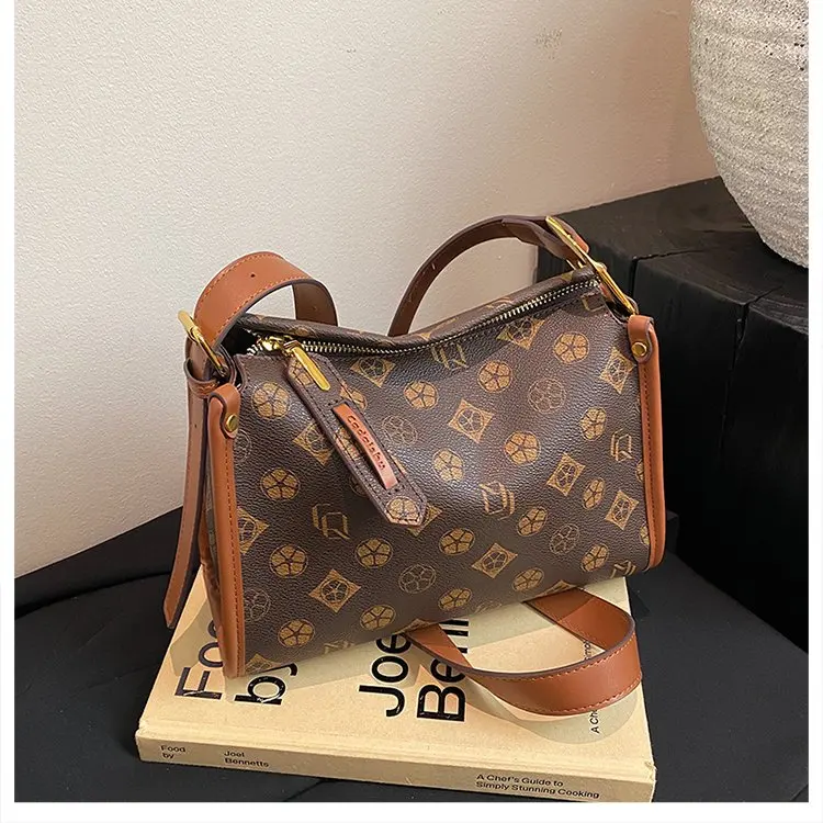 Женская модная сумка через плечо S/S 2025 года, многосторонняя сумка-тоут из натуральной кожи, винтажная стеганая сумка большой вместимости
Женская модная сумка через плечо S/S 2025 года, многосторонняя сумка-тоут из натуральной кожи, винтажная стеганая сумка большой вместимости