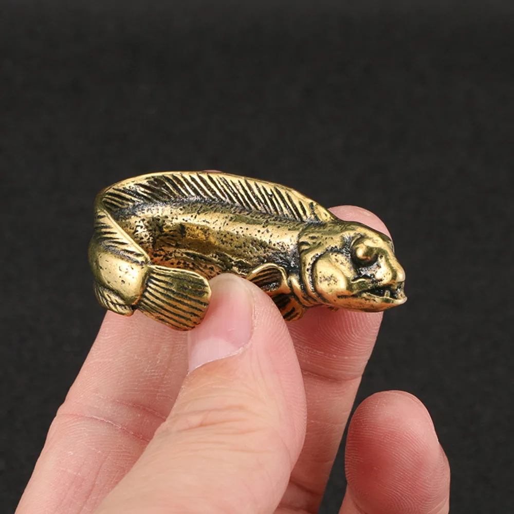 Antique Play Sea World Fish Brass Ornaments Tea Pet Table Decoration Bronze Handicraft Collection
Antique Play Sea World Fish Brass Ornaments Tea Pet Table Decoration Bronze Handicraft Collection