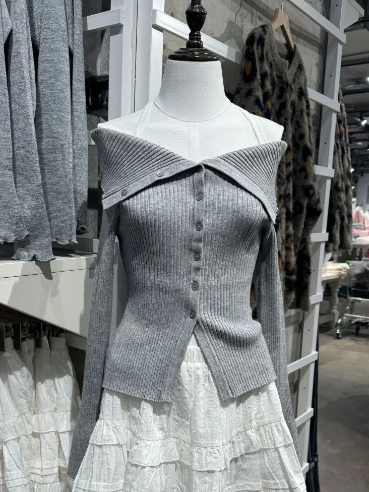 Fake Two Pieces Gray Long Sleeve T-shirt Woman Spring Sexy Lace Halter Off Shoulder Single Breasted Slim Tees Sweet Knit Tshirts
Fake Two Pieces Gray Long Sleeve T-shirt Woman Spring Sexy Lace Halter Off Shoulder Single Breasted Slim Tees Sweet Knit Tshirts