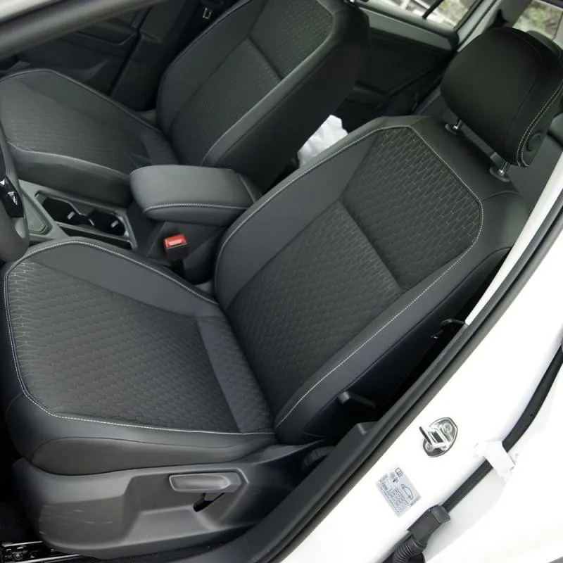 Для Volkswagen Tiguan 2017 2018 2019 2020 2021 2022 2023 чехлы на автомобильные сиденья из искусственной кожи на заказ, комплект внутренних защитных аксессуаров
Для Volkswagen Tiguan 2017 2018 2019 2020 2021 2022 2023 чехлы на автомобильные сиденья из искусственной кожи на заказ, комплект внутренних защитных аксессуаров