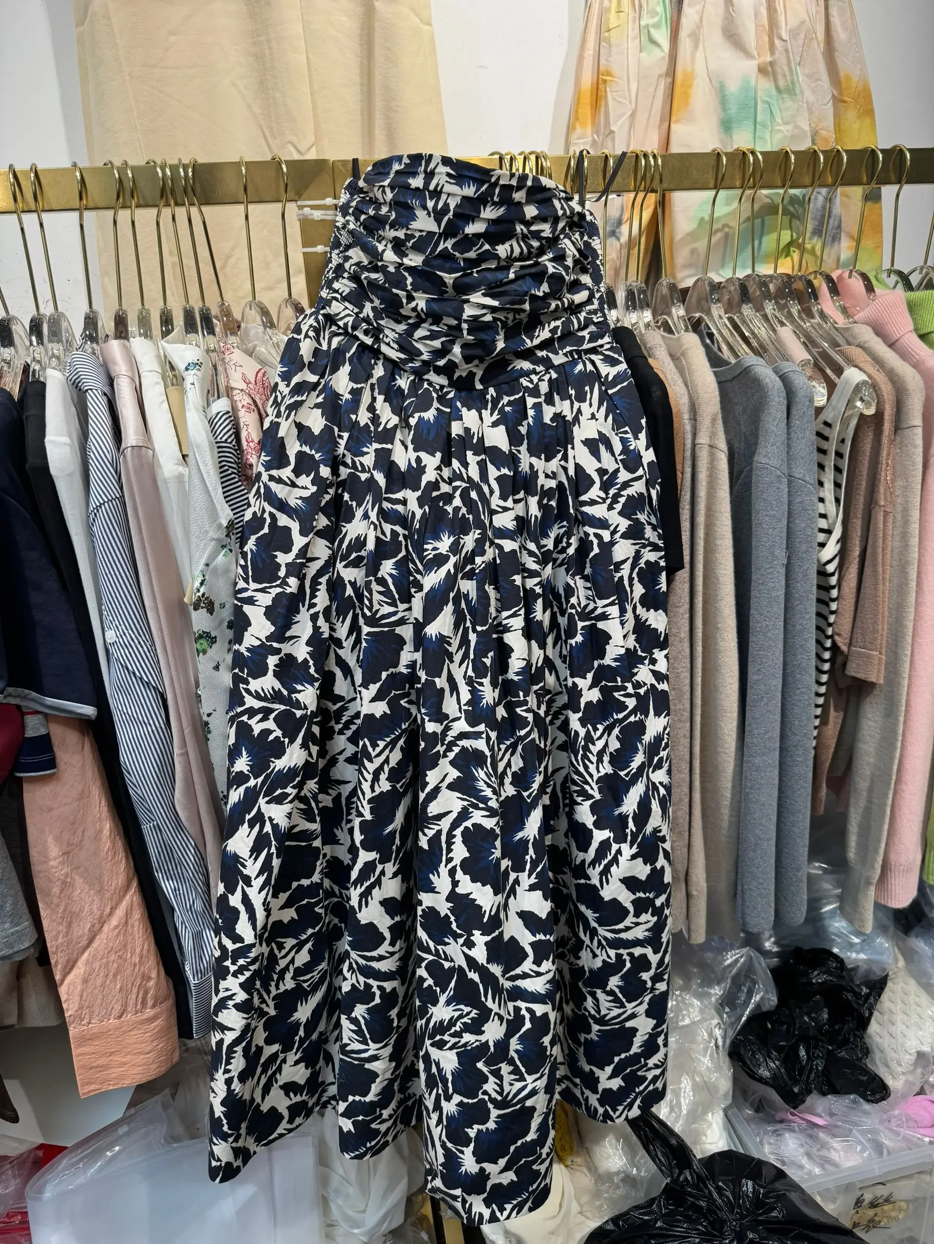 Strapless Women Retro Floral Print Midi Dress High Waist Sleeveless Elegant Ladies 100% Cotton Robe
Strapless Women Retro Floral Print Midi Dress High Waist Sleeveless Elegant Ladies 100% Cotton Robe