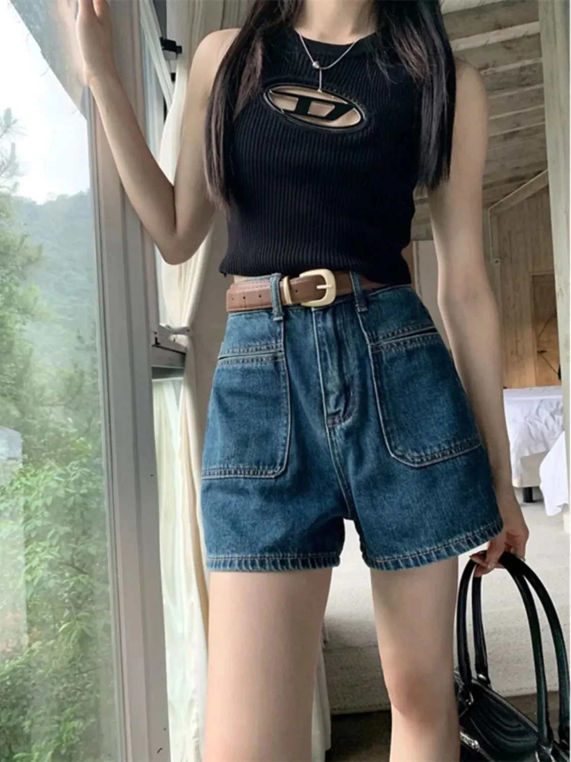 Design sense retro high waisted jeans, women's blue shorts, wide leg pants, loose pockets, straight leg pants, hot pants
Design sense retro high waisted jeans, women's blue shorts, wide leg pants, loose pockets, straight leg pants, hot pants