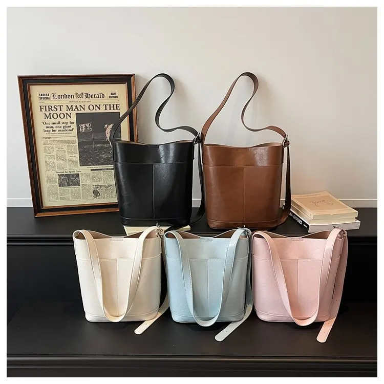 Designer Elegant Luxury Vintage Diaper Bag for Women Large Capacity Unique Leather Shoulder Bag Minimalist Crossbody FashionTote
Designer Elegant Luxury Vintage Diaper Bag for Women Large Capacity Unique Leather Shoulder Bag Minimalist Crossbody FashionTote