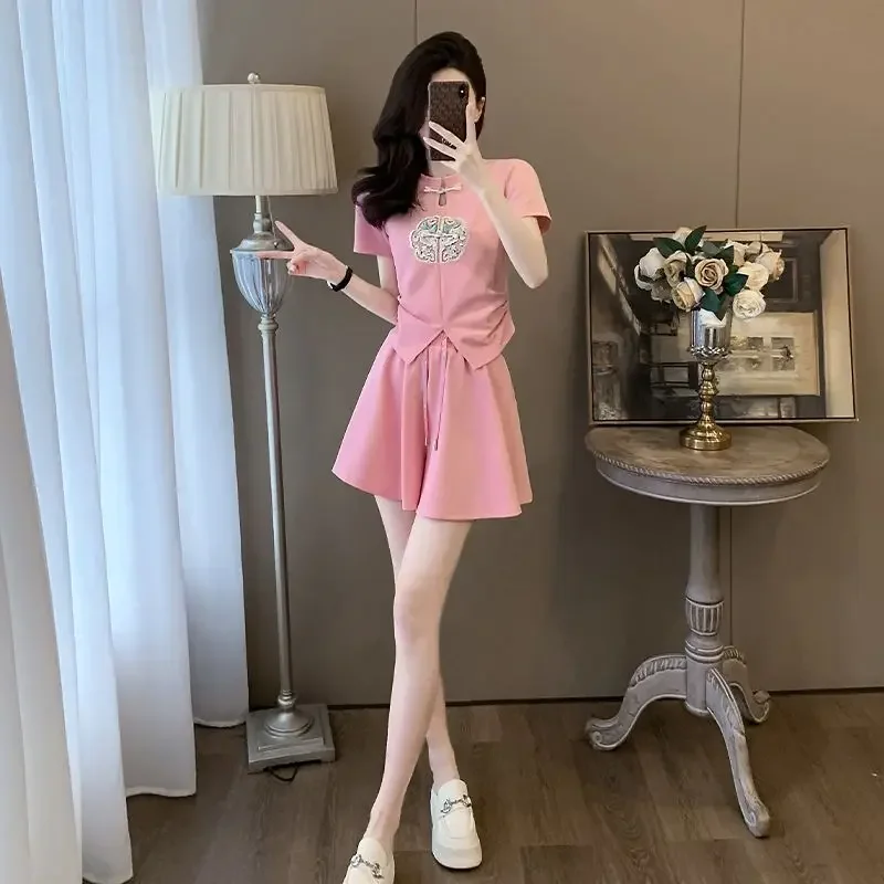 Эластичные женские шорты, футболка, хлопковая вышивка, новые продукты, полный классический портной, модные женские короткие комплекты, комплект из 2 предметов, трендовый комплект
Эластичные женские шорты, футболка, хлопковая вышивка, новые продукты, полный классический портной, модные женские короткие комплекты, комплект из 2 предметов, трендовый комплект