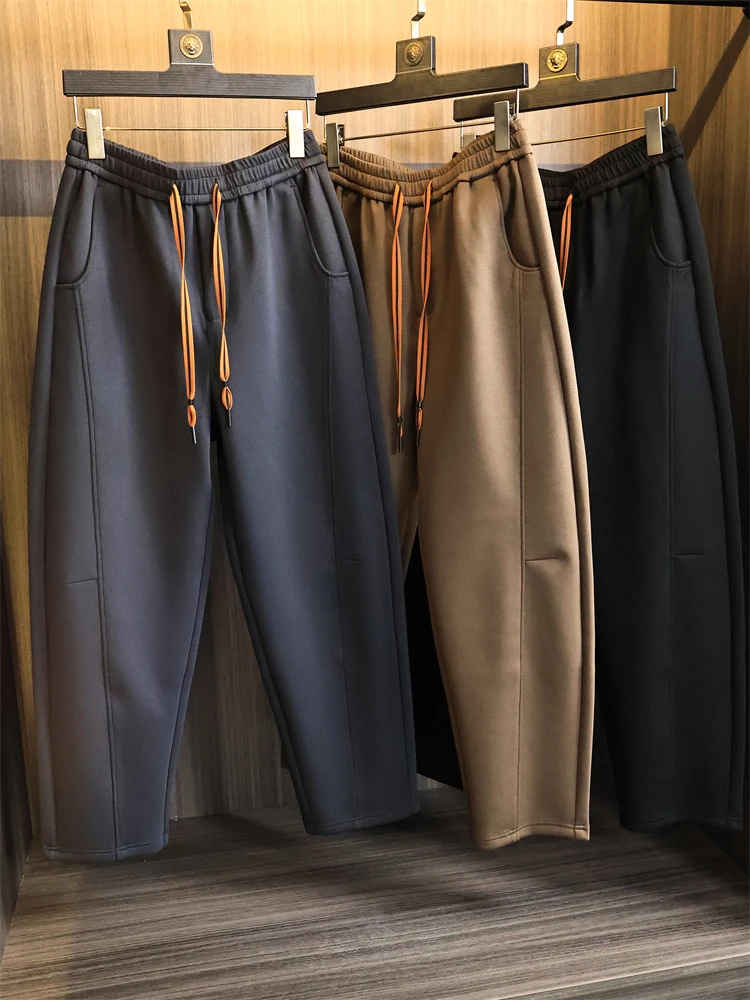 Мягкие, приятные для кожи мужские прямые повседневные брюки, модные, городские, с эластичной резинкой на талии, из полиэстера, хлопка, дышащие
Мягкие, приятные для кожи мужские прямые повседневные брюки, модные, городские, с эластичной резинкой на талии, из полиэстера, хлопка, дышащие