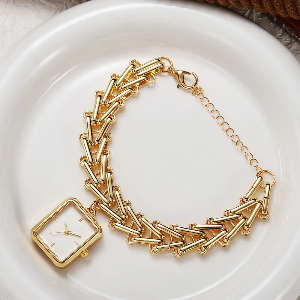 Fashion Gold Watch Wheat Ear Triangle Chain Pendant Quartz Watch for Women Ladies Luxury Bracelet Wristwatch Relojes Para Mujer
Fashion Gold Watch Wheat Ear Triangle Chain Pendant Quartz Watch for Women Ladies Luxury Bracelet Wristwatch Relojes Para Mujer