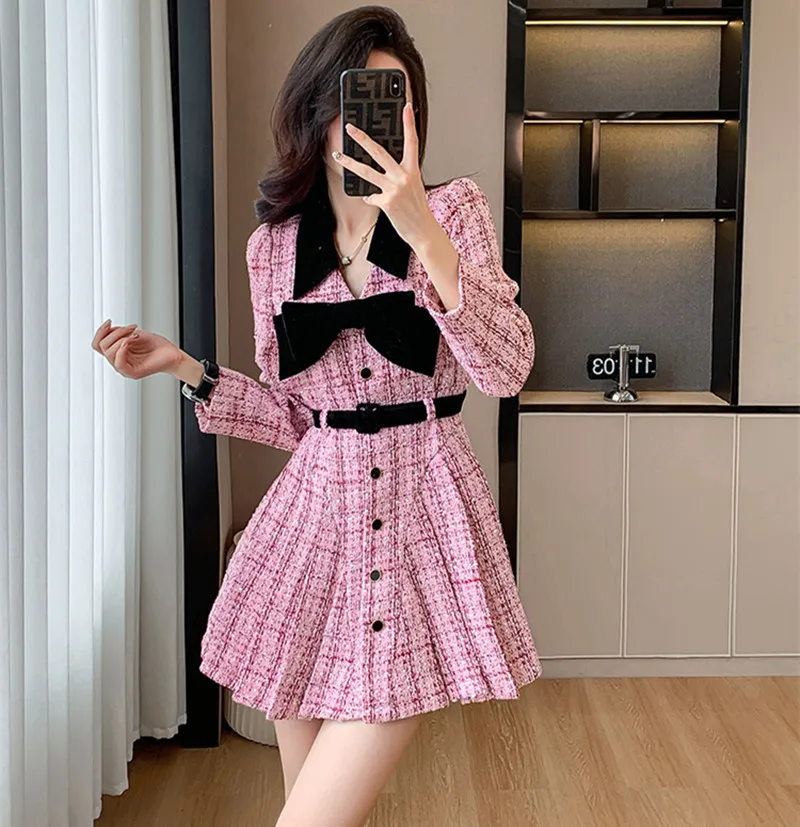 New Women's Tweed Pleated Mini Dress Winter Thicken Warm Long Sleeve Korean Style Bow Fashion Pink Office Lady Vintage Dresses
New Women's Tweed Pleated Mini Dress Winter Thicken Warm Long Sleeve Korean Style Bow Fashion Pink Office Lady Vintage Dresses