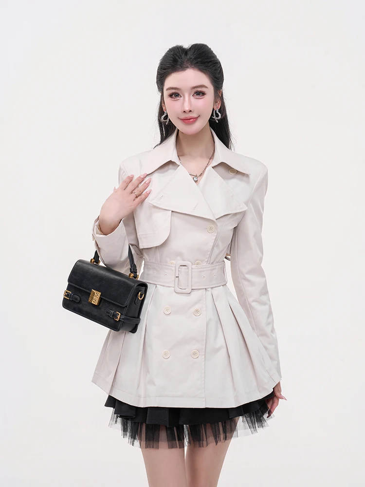 Женское двубортное пальто с поясом на талии и отложным воротником для осени: элегантность и стиль в британском духе
Женское двубортное пальто с поясом на талии и отложным воротником для осени: элегантность и стиль в британском духе