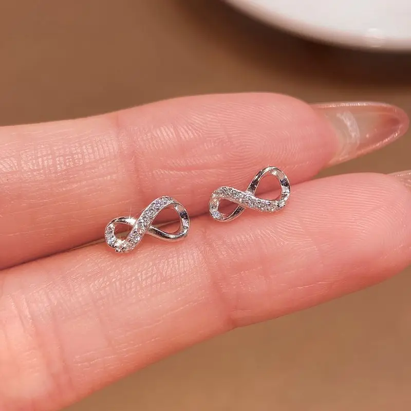 Stylever Elegance 0.06CT Moissanite Diamond Infinit Love Shape Stud Earring For Women Gift Real 925 Sterling Silver Jewelry
Stylever Elegance 0.06CT Moissanite Diamond Infinit Love Shape Stud Earring For Women Gift Real 925 Sterling Silver Jewelry