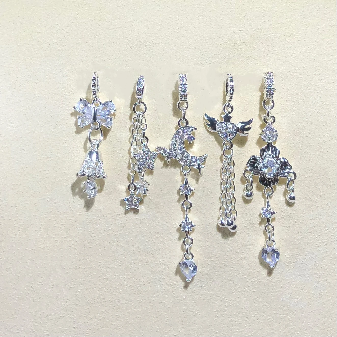 Позолоченные 4K золотом аксессуары для рукоделия: кристаллы, крылья ангела, луна, цепочки с кисточками, бусины, подвески для браслетов, модные украшения
Позолоченные 4K золотом аксессуары для рукоделия: кристаллы, крылья ангела, луна, цепочки с кисточками, бусины, подвески для браслетов, модные украшения