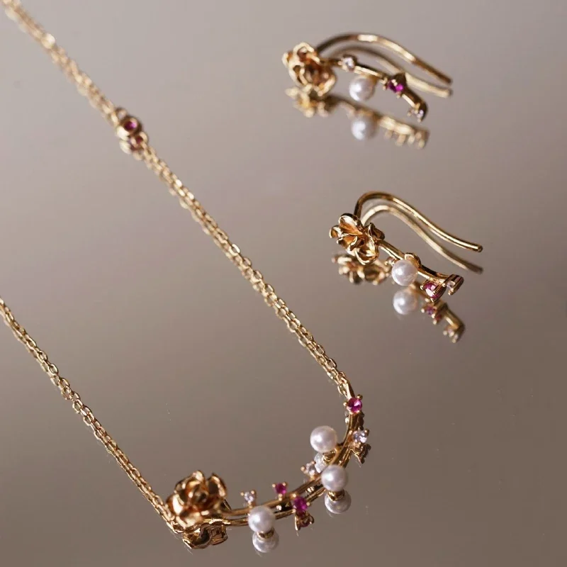 Exquisite antique gold crafts red crystal pearl jewelry sets retro artistic exquisite rose flower earrings necklaces daily gift
Exquisite antique gold crafts red crystal pearl jewelry sets retro artistic exquisite rose flower earrings necklaces daily gift