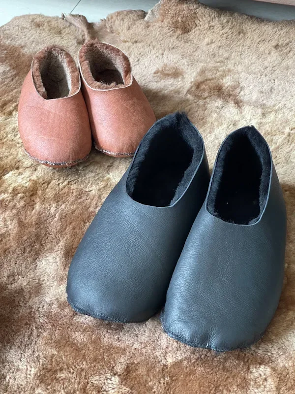 Женская зимняя напольная обувь, домашние носки, теплые шерстяные женские плюшевые мягкие удобные мужские зимние тапочки, пантофле
Женская зимняя напольная обувь, домашние носки, теплые шерстяные женские плюшевые мягкие удобные мужские зимние тапочки, пантофле