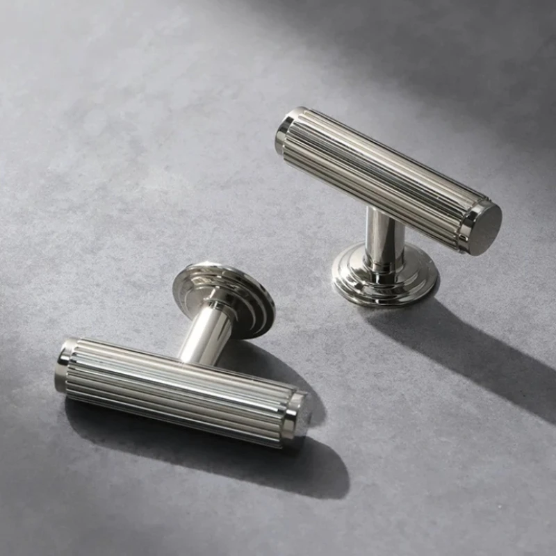 European Luxury Solid Brass TitaniumSilver Long Handle Vertical Pattern Vintage Bronze Knob Cabinet Drawer Door Handle Furniture
European Luxury Solid Brass TitaniumSilver Long Handle Vertical Pattern Vintage Bronze Knob Cabinet Drawer Door Handle Furniture