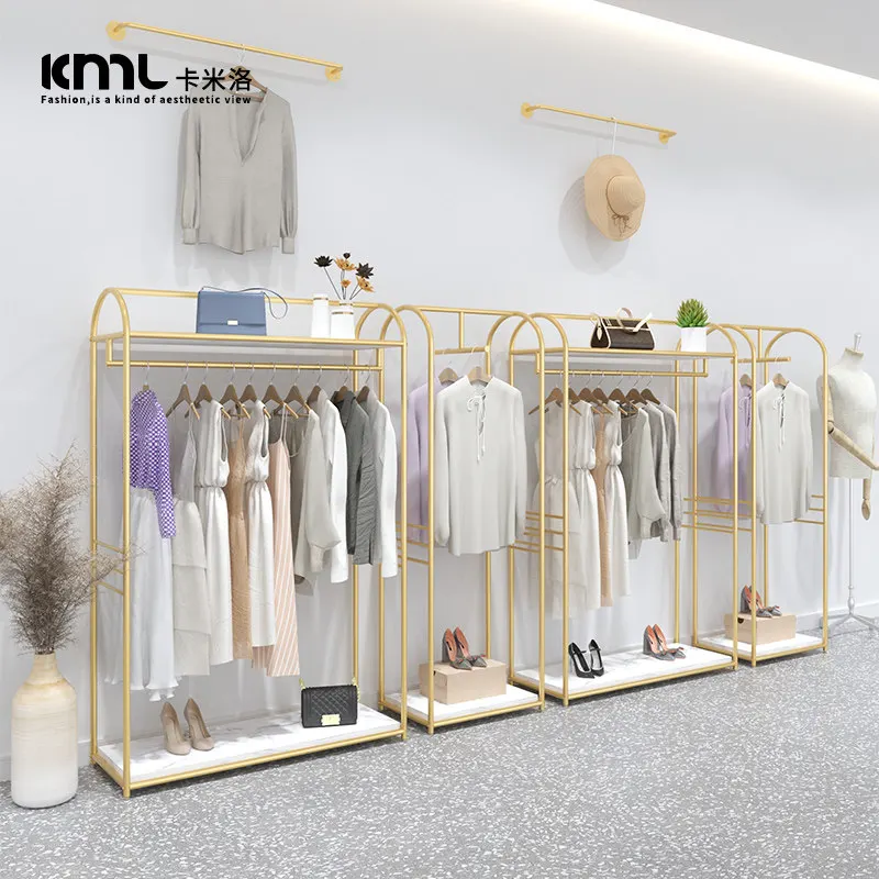 Wrought iron shelves Floor-to-ceiling windows Clothing store display racks Multi-layer bags Shoes display racks Women's clothing
Wrought iron shelves Floor-to-ceiling windows Clothing store display racks Multi-layer bags Shoes display racks Women's clothing