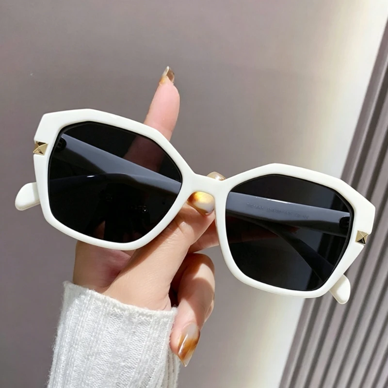 New Fashionable Polygonal Sunglasses for Women Trendy Street Style Sun Glasses Ultra-Light TR90 Frame Polarized Shades UV400
New Fashionable Polygonal Sunglasses for Women Trendy Street Style Sun Glasses Ultra-Light TR90 Frame Polarized Shades UV400