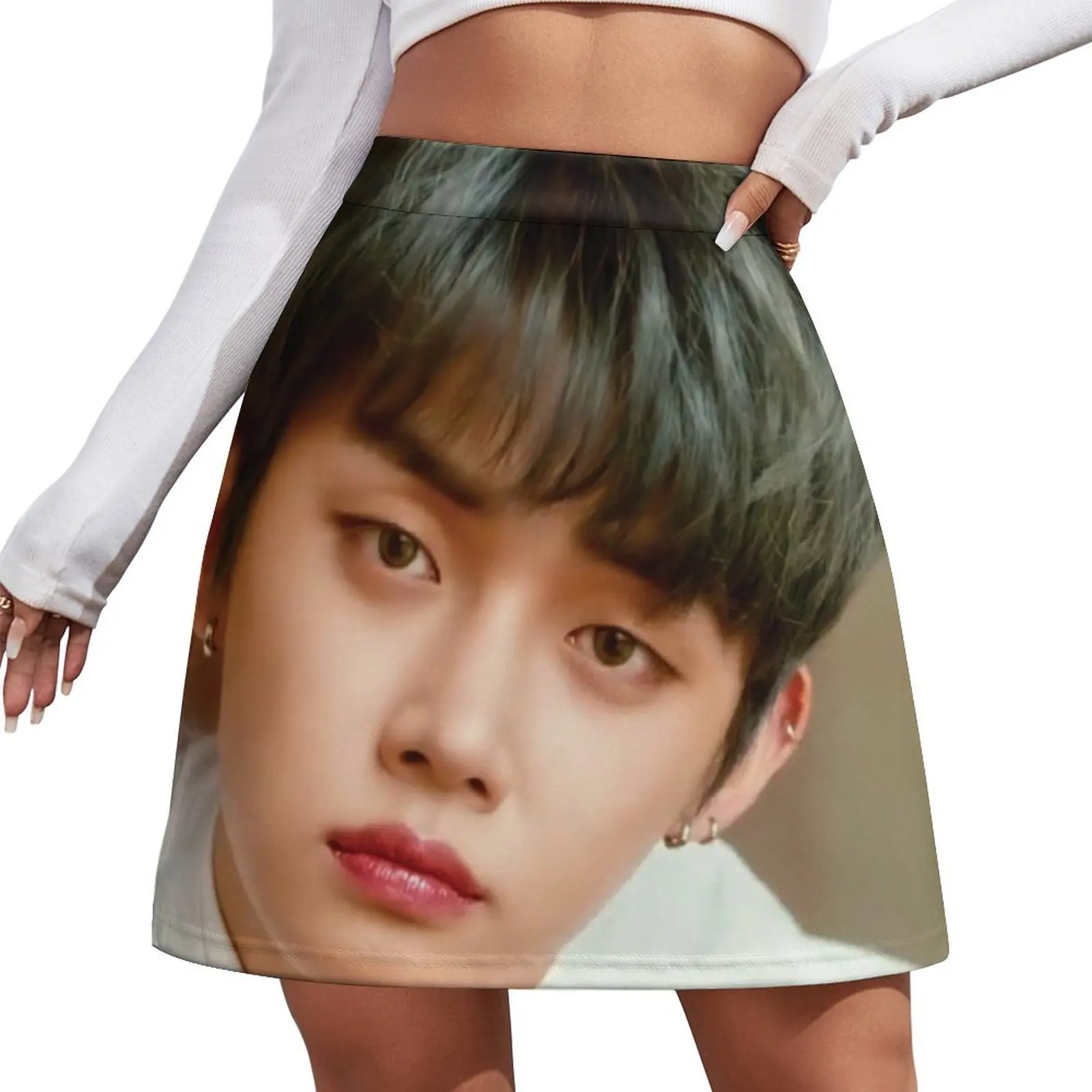 TXT Yeonjun (кошка и собака) мини-юбка экстремальное мини-платье летнее платье Женская юбка 2024
TXT Yeonjun (кошка и собака) мини-юбка экстремальное мини-платье летнее платье Женская юбка 2024