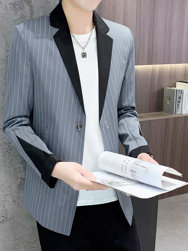 Модный приталенный повседневный полосатый костюм весна 2025 в корейском стиле для отдыха и бизнеса, из смесового полиэстера
Модный приталенный повседневный полосатый костюм весна 2025 в корейском стиле для отдыха и бизнеса, из смесового полиэстера
