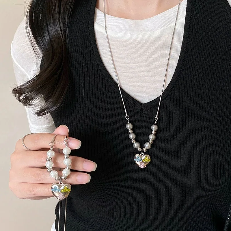 Sweet Style Dopamine Graffiti Planet Beaded Necklace, Unique Design, Delicate And Girlish, Versatile Accessory.
Sweet Style Dopamine Graffiti Planet Beaded Necklace, Unique Design, Delicate And Girlish, Versatile Accessory.