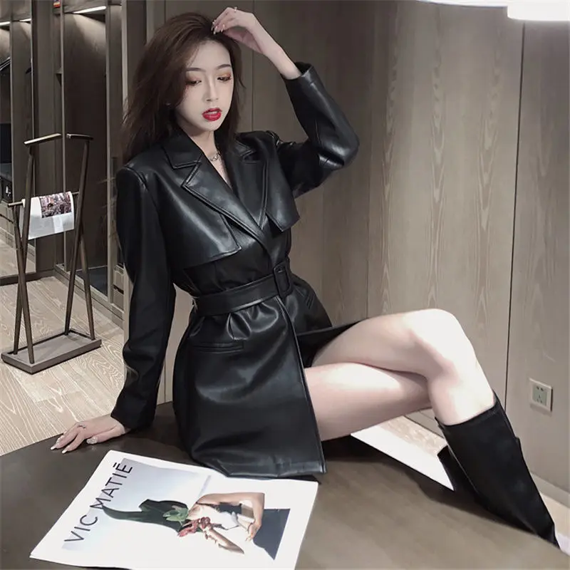 Trench Coat Buttoned To The Top Woman Clothing Streetwer Over-The-Knee Liner Cotton-Padded Anti-Ultraviolet Sun-Protective
Trench Coat Buttoned To The Top Woman Clothing Streetwer Over-The-Knee Liner Cotton-Padded Anti-Ultraviolet Sun-Protective