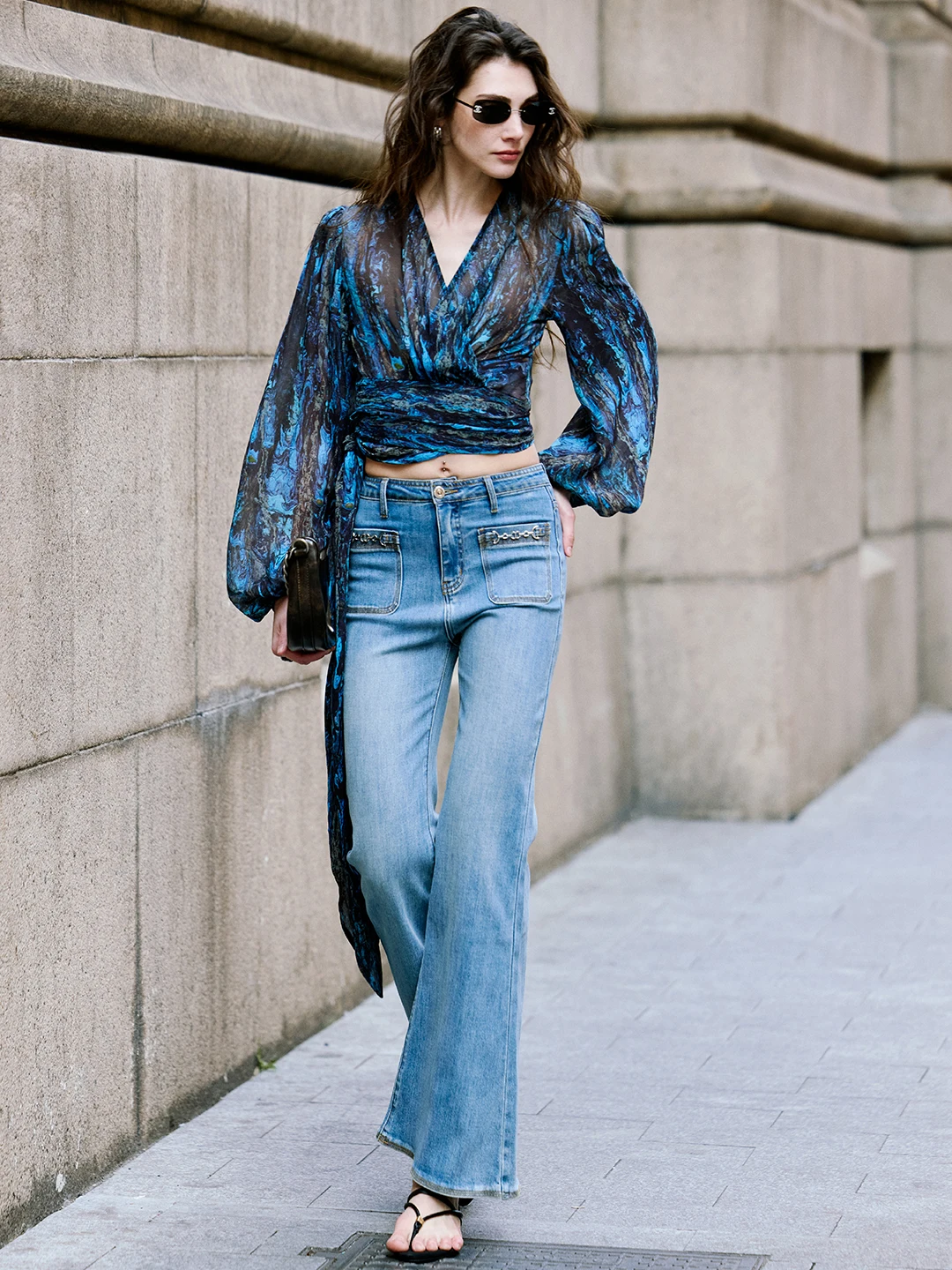 Luna7xi Women's High Waist Soft Feel Washed Vintage Jeans Casual Bell Bottom Cotton Blend Comfortable Spring Fashion
Luna7xi Women's High Waist Soft Feel Washed Vintage Jeans Casual Bell Bottom Cotton Blend Comfortable Spring Fashion