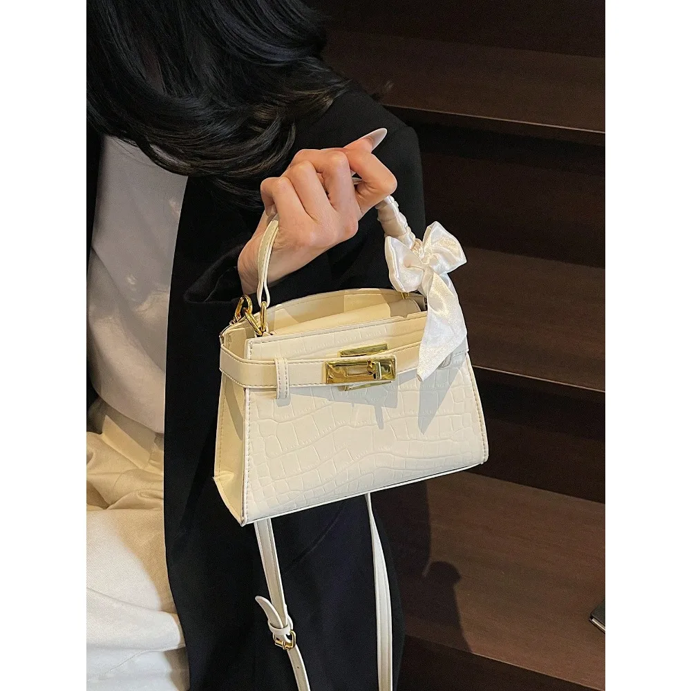 Fashionable High-End Litchi Grain Women's Handbag, Minimalist Adjustable Shoulder Strap Shoulder/Crossbody Bag
Fashionable High-End Litchi Grain Women's Handbag, Minimalist Adjustable Shoulder Strap Shoulder/Crossbody Bag