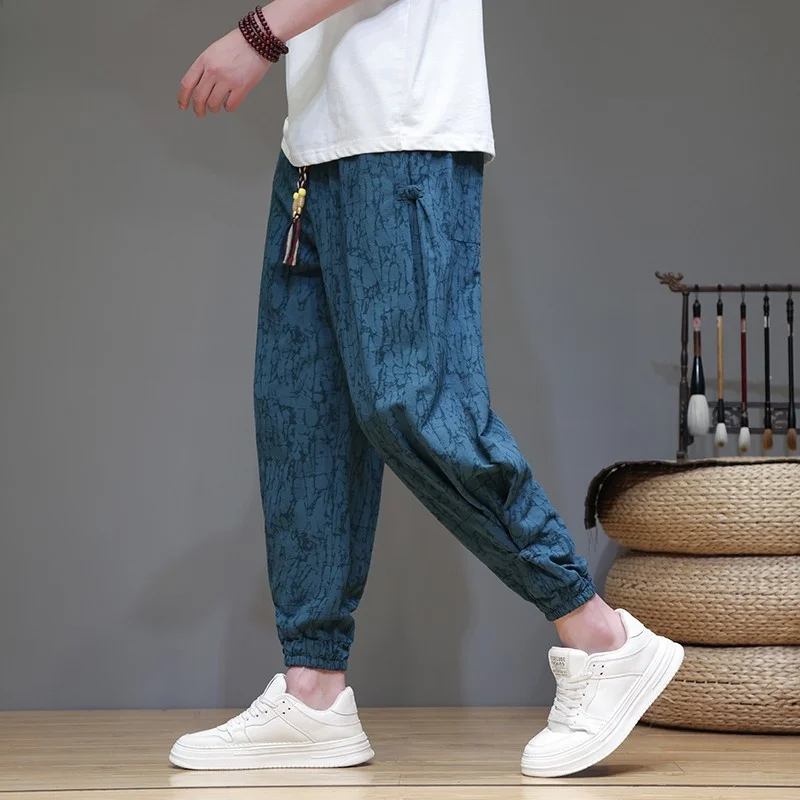 Новые мужские брюки-шаровары из хлопка и льна в китайском стиле, свободного кроя, дышащие, удобные, летние повседневные брюки
Новые мужские брюки-шаровары из хлопка и льна в китайском стиле, свободного кроя, дышащие, удобные, летние повседневные брюки
