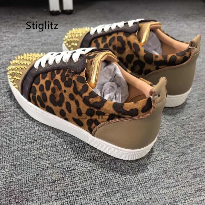 Rivet Leopard Prints Casual Shoes for Men Versatile Fashion Lace Up Flats Sneakers Men's Round Toe Comfortable Couple Shoes
Rivet Leopard Prints Casual Shoes for Men Versatile Fashion Lace Up Flats Sneakers Men's Round Toe Comfortable Couple Shoes