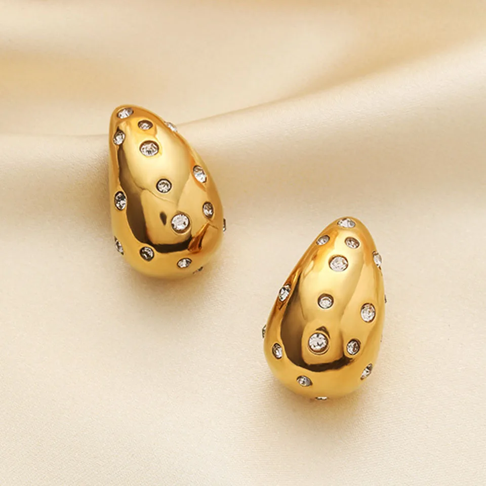 ZAKOL Luxury Brand Inlay Crystal CZ Chunky Water Drop Stud Earrings for Women Gold-plated Stainless Steel Exquisite Jewelry Gift
ZAKOL Luxury Brand Inlay Crystal CZ Chunky Water Drop Stud Earrings for Women Gold-plated Stainless Steel Exquisite Jewelry Gift