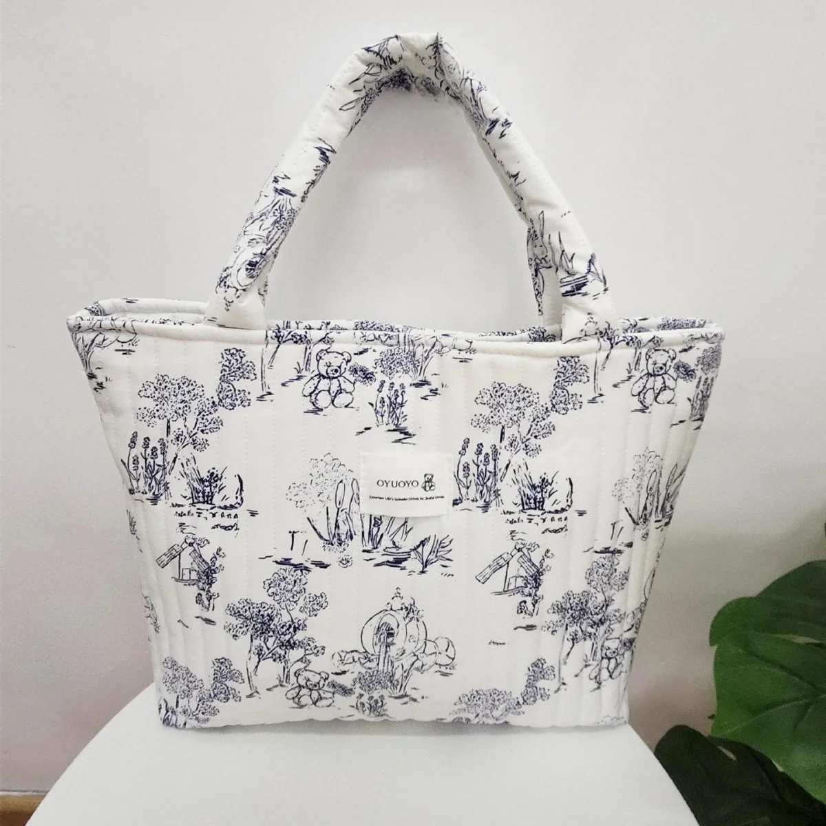 Vintage bear print tote bag, large capacity baby diaper bag, stylish mom tote bag, multipurpose travel shoulder bag, suitable fo
Vintage bear print tote bag, large capacity baby diaper bag, stylish mom tote bag, multipurpose travel shoulder bag, suitable fo