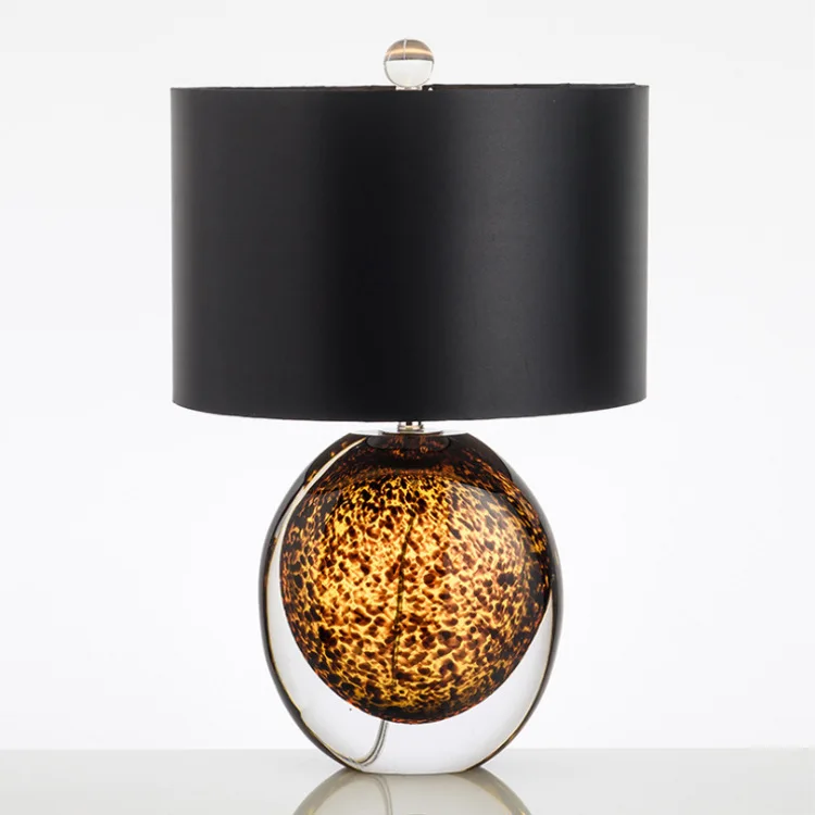 Nordic crystal table lamp, artistic creativity amber hotel restaurant study children's bedroom bedside decoration LED lamp
Nordic crystal table lamp, artistic creativity amber hotel restaurant study children's bedroom bedside decoration LED lamp
