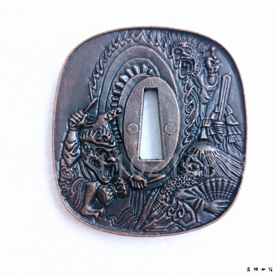 Очень красивая цевье из сплава Tsuba Guard для Японии, японский самурай, катана, меч, фитинги, новая резная тема имени
Очень красивая цевье из сплава Tsuba Guard для Японии, японский самурай, катана, меч, фитинги, новая резная тема имени