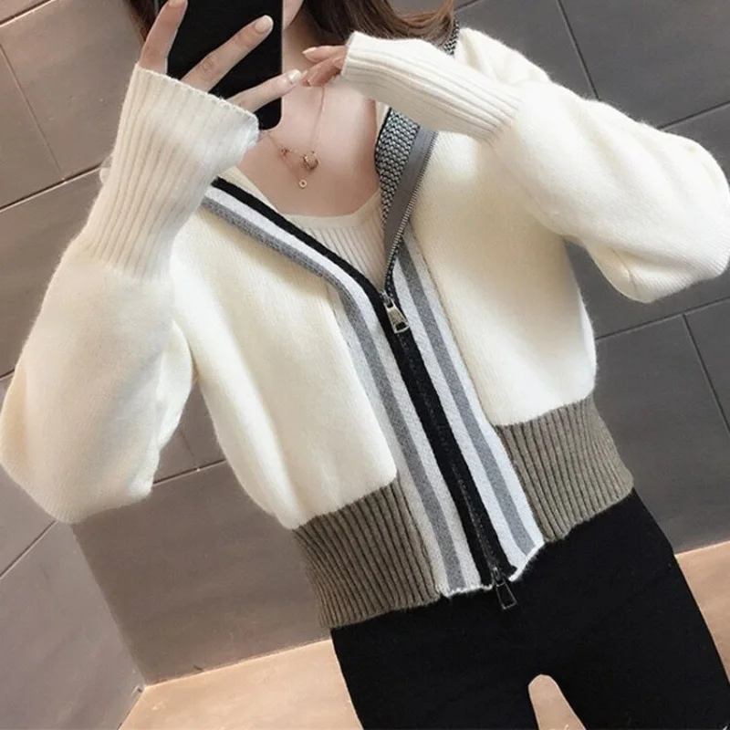 Spring and Autumn Coat Short Knitted Cardigan for Women 2025 Spring and Autumn New Korean Hooded Sweater
Spring and Autumn Coat Short Knitted Cardigan for Women 2025 Spring and Autumn New Korean Hooded Sweater