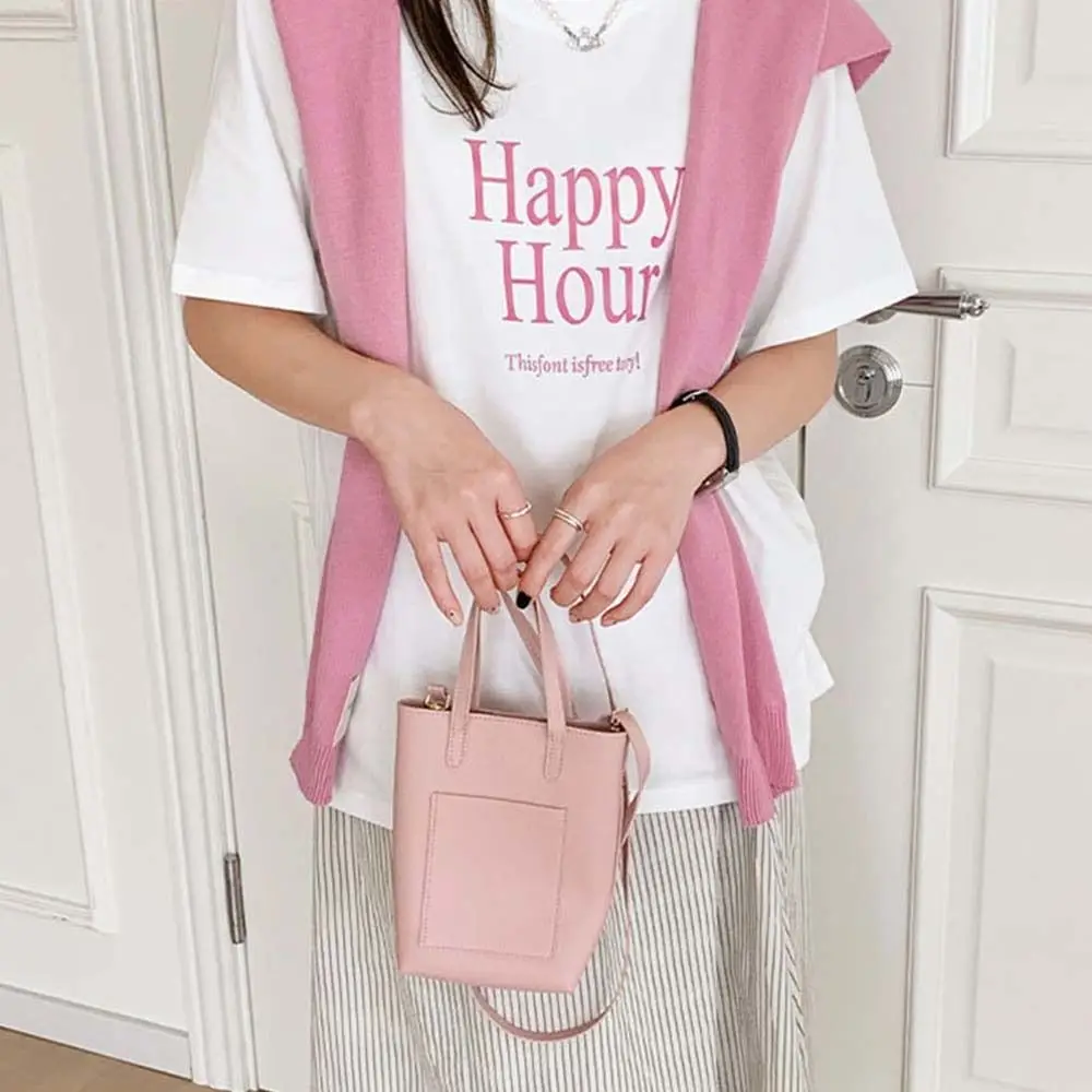 Elegant Korean Style Solid Color Phone Bag Fashion Design PU Leather PU Bucket Bag Shoulder Bag Versatile Bag Girls
Elegant Korean Style Solid Color Phone Bag Fashion Design PU Leather PU Bucket Bag Shoulder Bag Versatile Bag Girls