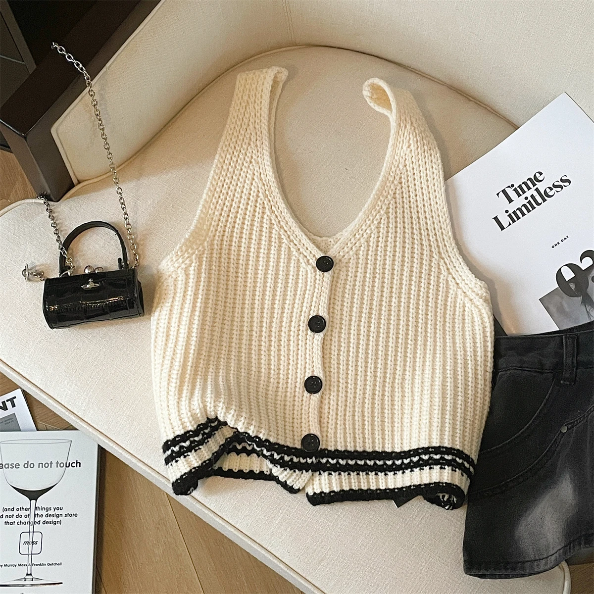 Women's Loose Knitted Vest Tank Top Soft Cozy Layering Spring New Style Fashionable Sleeveless Short Length Body Shape
Women's Loose Knitted Vest Tank Top Soft Cozy Layering Spring New Style Fashionable Sleeveless Short Length Body Shape