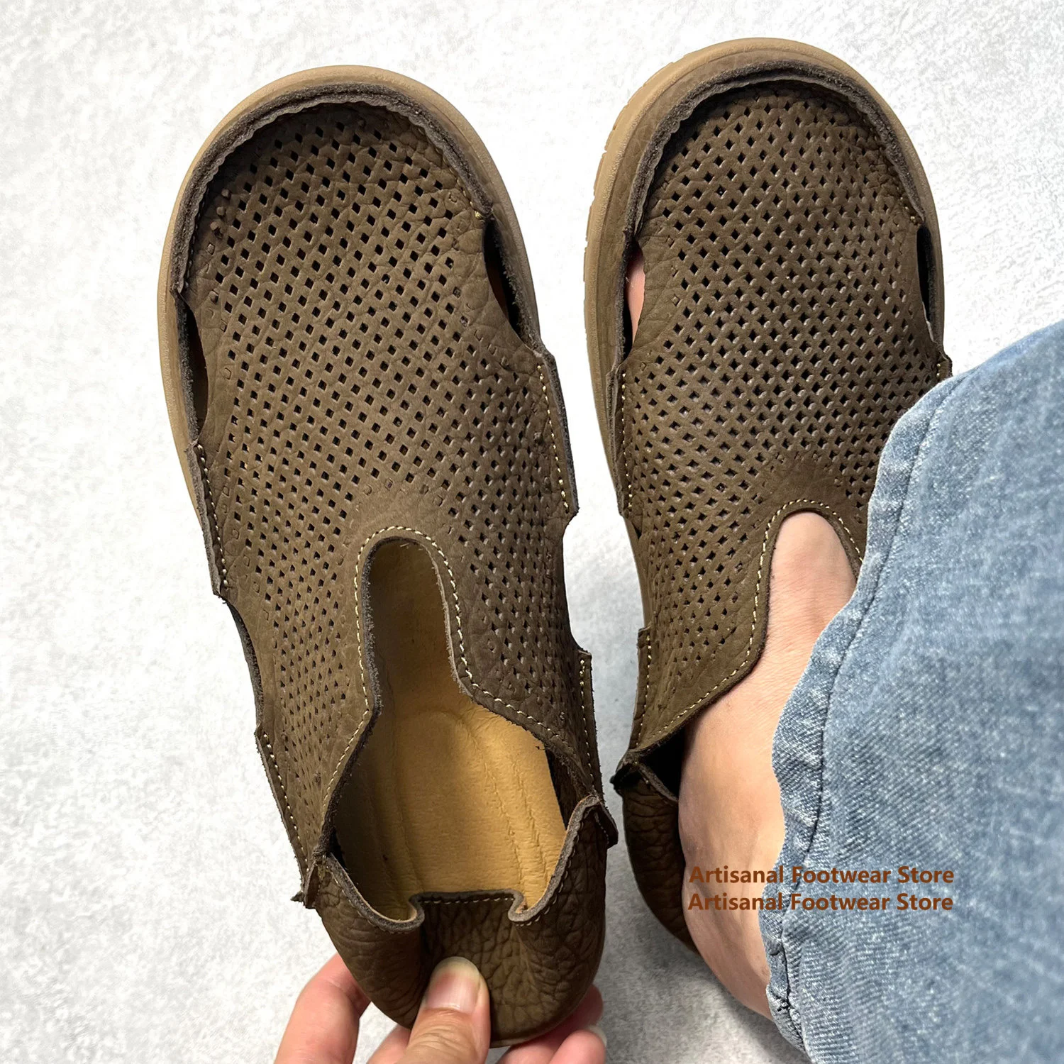 Men's Hollow-Out Slip-On Casual Shoes Breathable Summer Footwear Low-Top Men's Shoes Trendy Handmade Men's Casual Shoes
Men's Hollow-Out Slip-On Casual Shoes Breathable Summer Footwear Low-Top Men's Shoes Trendy Handmade Men's Casual Shoes