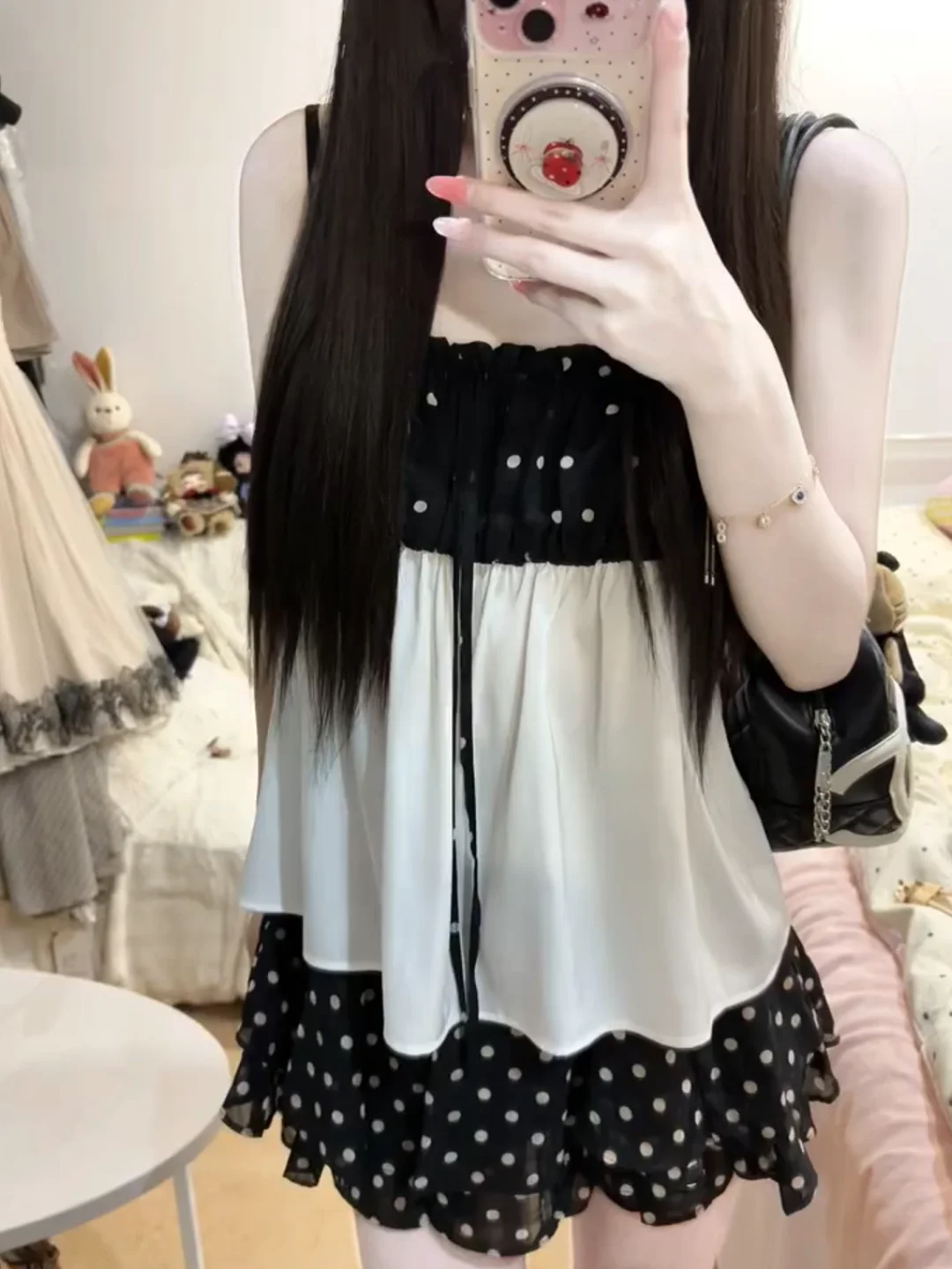 Sexy Retro Black Polka Dot Knot Halter Top And Puffy Skirt Two-Piece Set for Trendy Girls High Waist Flared Skirt
Sexy Retro Black Polka Dot Knot Halter Top And Puffy Skirt Two-Piece Set for Trendy Girls High Waist Flared Skirt
