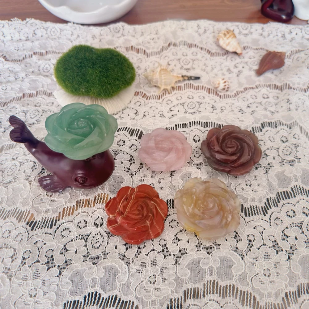 Natural crystal rose carvings Crystal carved rose play jewelry home decoration
Natural crystal rose carvings Crystal carved rose play jewelry home decoration
