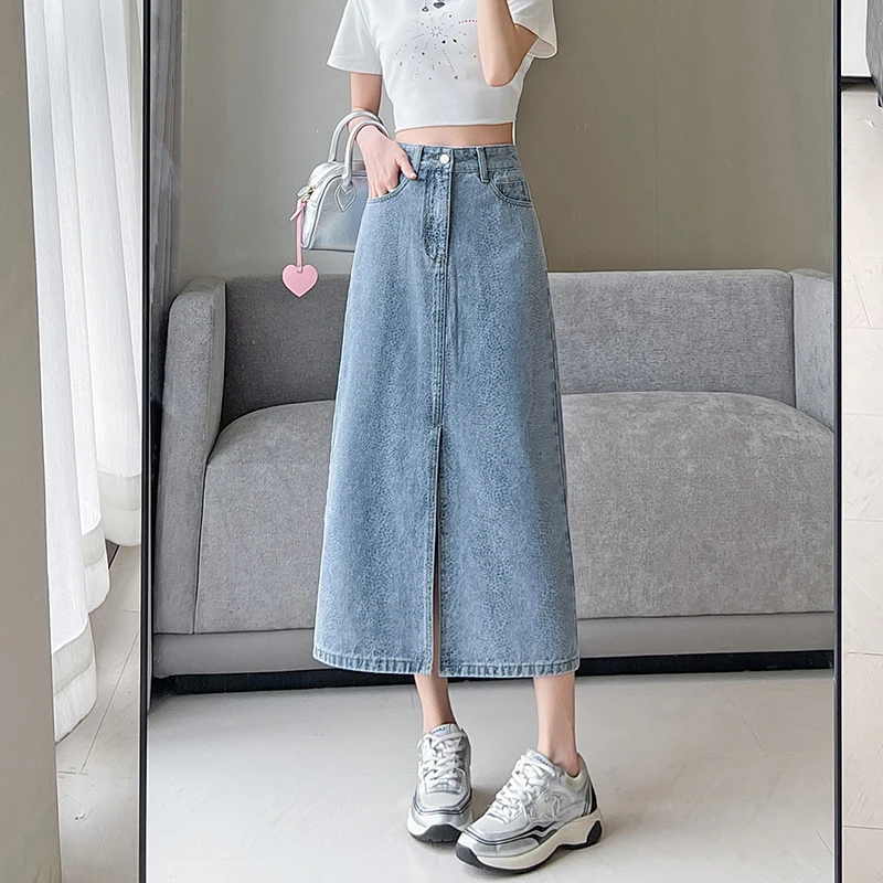 2025 Spring Summer High Waist Denim Long Skirt Women Clothing Korean Y2k Style Vintage Streetwear Slit Jeans a Line Skirt
2025 Spring Summer High Waist Denim Long Skirt Women Clothing Korean Y2k Style Vintage Streetwear Slit Jeans a Line Skirt