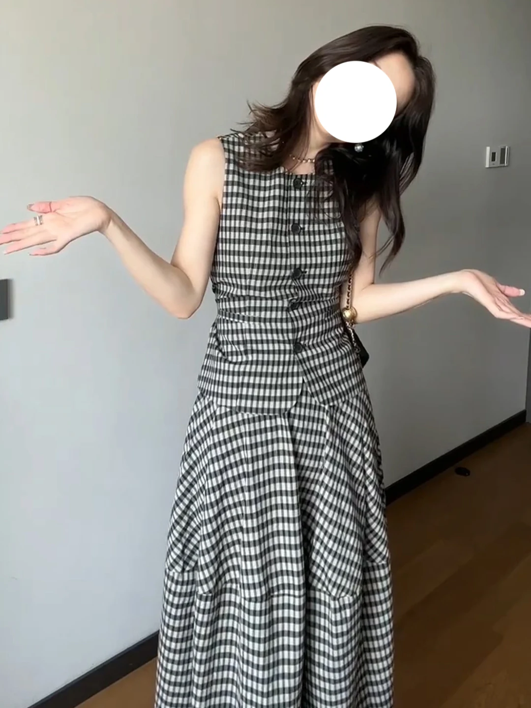Summer Women's Sleeveless Plaid round Neck Waist-Cinching Vest High Waist Midi Skirt Set Fashionable Korean Style Ensemble
Summer Women's Sleeveless Plaid round Neck Waist-Cinching Vest High Waist Midi Skirt Set Fashionable Korean Style Ensemble