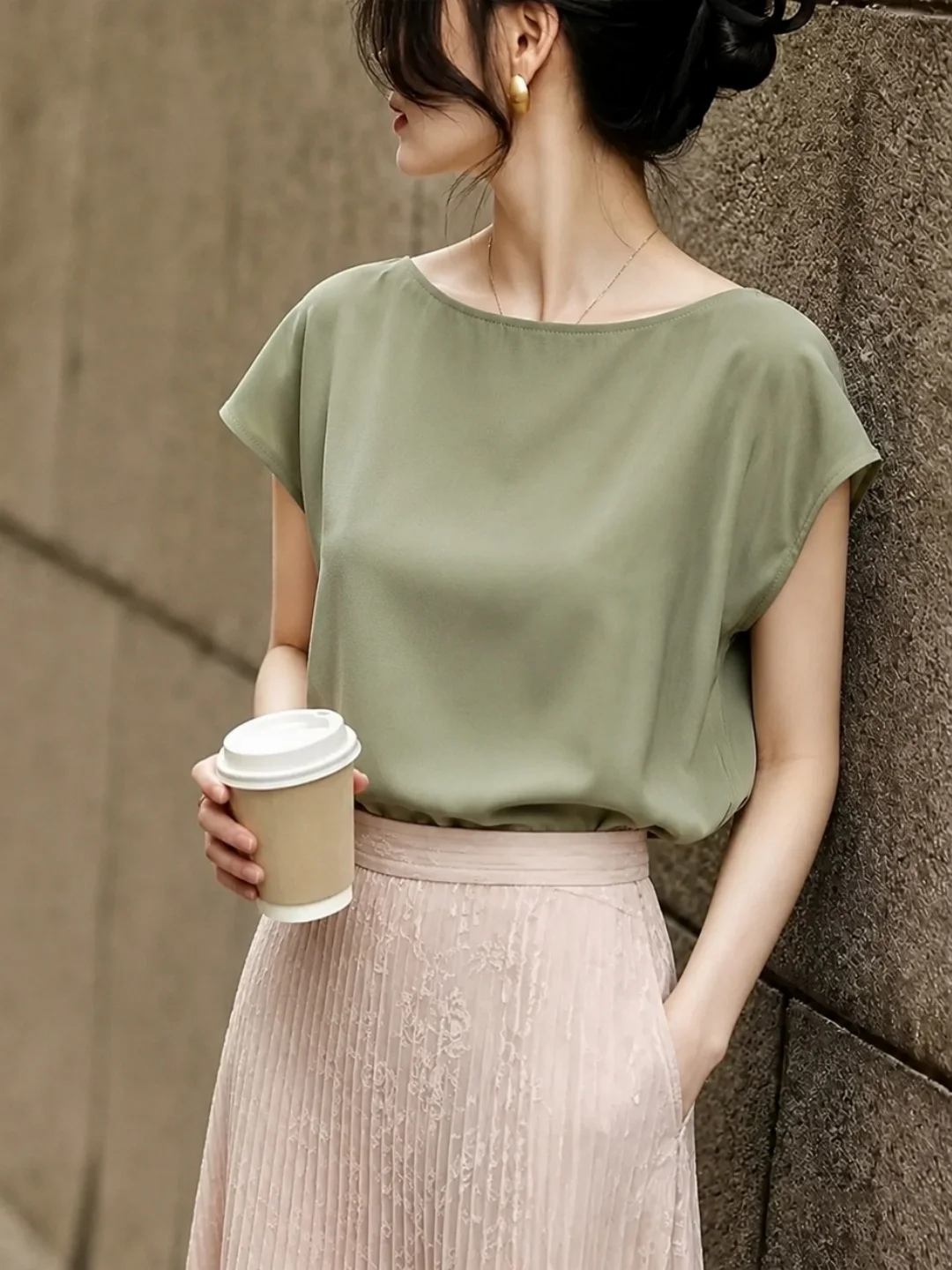 Fashionable Pure Color Short Sleeve Women's Top Versatile Minimalist Style Summer Trendy Age-Defying Korean Version Straight Cut
Fashionable Pure Color Short Sleeve Women's Top Versatile Minimalist Style Summer Trendy Age-Defying Korean Version Straight Cut