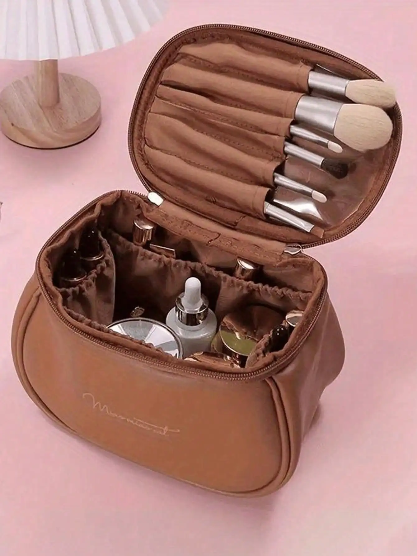 1pc Luxury PU Leather Waterproof Cosmetic Bag, Large Capacity Multi-Compartment Handbag, Portable Travel Organizer Bag, Toiletry Bag, Women's Handbag, Cosmetic Storage Bag, Travel Accessories, Makeup/Toiletry Organizer Box, Suitable For Storing Cosmetics,
1pc Luxury PU Leather Waterproof Cosmetic Bag, Large Capacity Multi-Compartment Handbag, Portable Travel Organizer Bag, Toiletry Bag, Women's Handbag, Cosmetic Storage Bag, Travel Accessories, Makeup/Toiletry Organizer Box, Suitable For Storing Cosmetics,