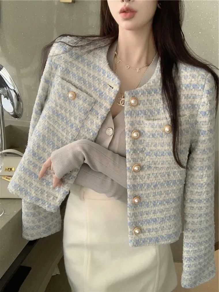Short Pearl Button Ladies' Jacket Loose Fit Elegant Style Spring Autumn New Arrival Fashion Outerwear for Women
Short Pearl Button Ladies' Jacket Loose Fit Elegant Style Spring Autumn New Arrival Fashion Outerwear for Women