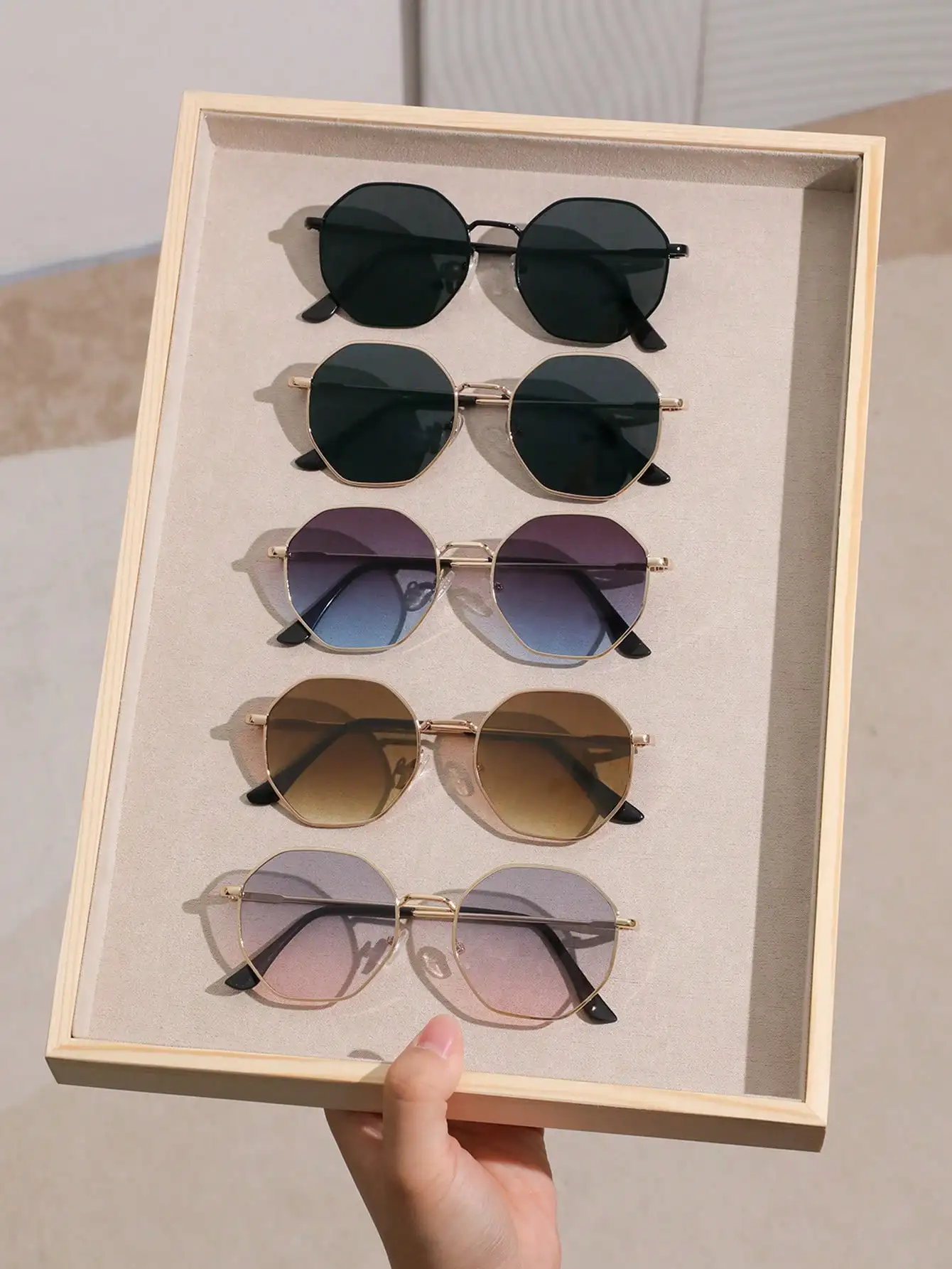 Vintage 5pcs Women Metal Geometric Frame Fashion Sunglasses For Beach Travel Outdoor Summer
Vintage 5pcs Women Metal Geometric Frame Fashion Sunglasses For Beach Travel Outdoor Summer