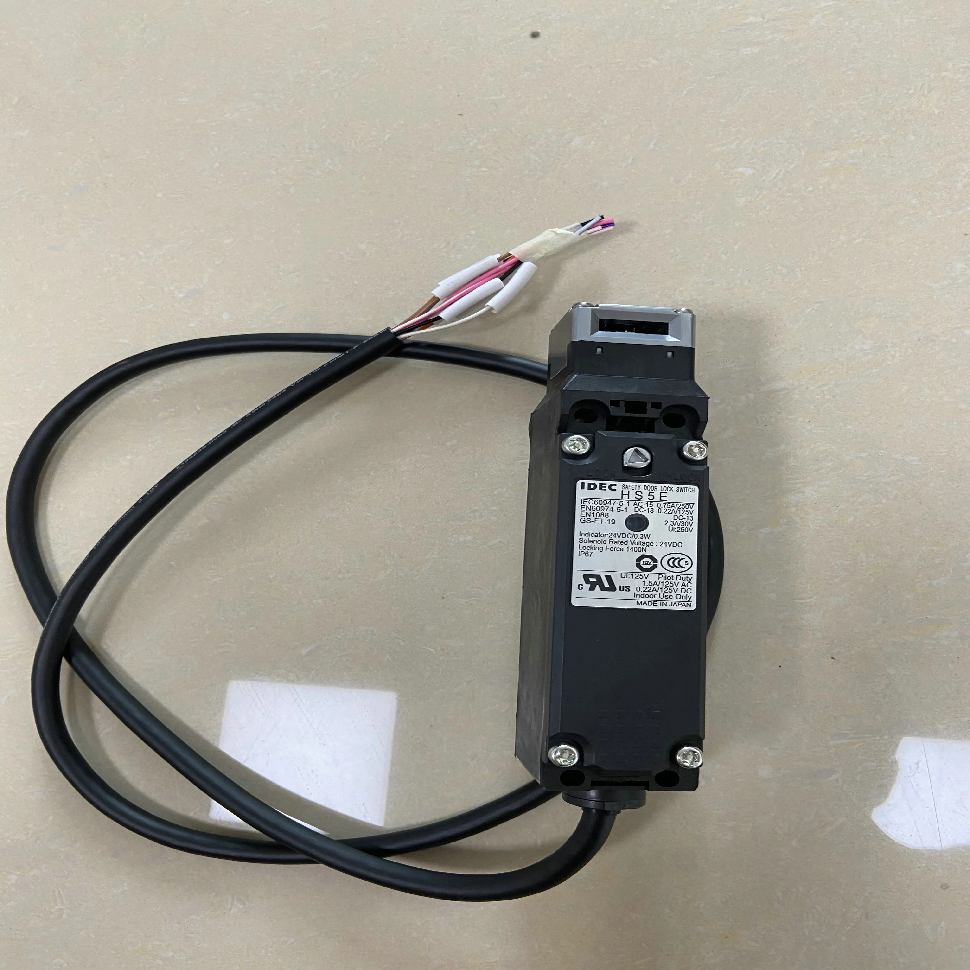 Safety door lock switch IDEC HS5E-VA4 HS5L-VA4 for toshiba in jection molding machine
Safety door lock switch IDEC HS5E-VA4 HS5L-VA4 for toshiba in jection molding machine
