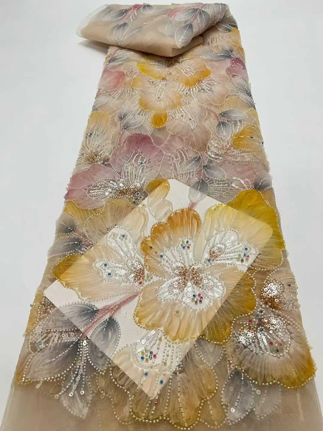 Горячая новинка: Тюлевая кружевная ткань с бисером и пайетками 2026 года. Африканский, нигерийский, французский стиль для элитных свадебных и праздничных платьев, а также для пошива свадебных нарядов невест.
Горячая новинка: Тюлевая кружевная ткань с бисером и пайетками 2026 года. Африканский, нигерийский, французский стиль для элитных свадебных и праздничных платьев, а также для пошива свадебных нарядов невест.