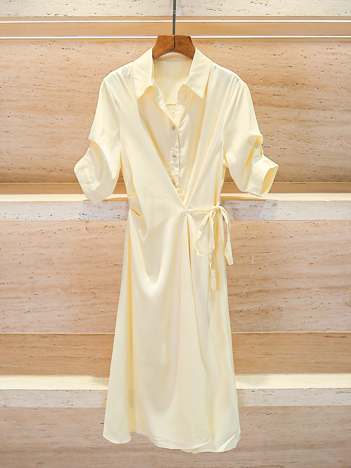 Elegant Long Collar Dress with Belt High Waist A-Line Skirt Polyester Fiber Spring Summer Autumn High-End Women's Fashion
Elegant Long Collar Dress with Belt High Waist A-Line Skirt Polyester Fiber Spring Summer Autumn High-End Women's Fashion